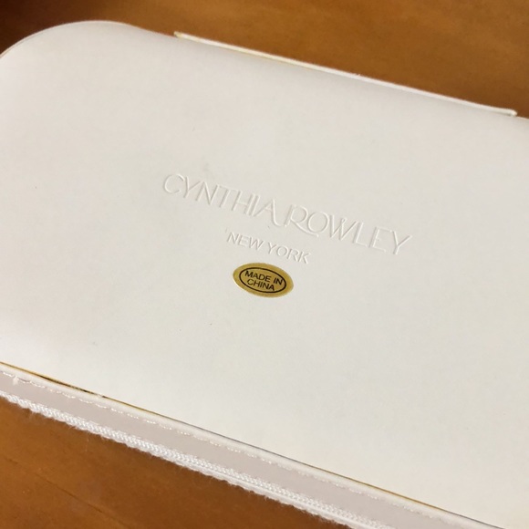 Cynthia Rowley Zipped Travel Jewelry Box 🌵🦙print - Picture 9 of 9